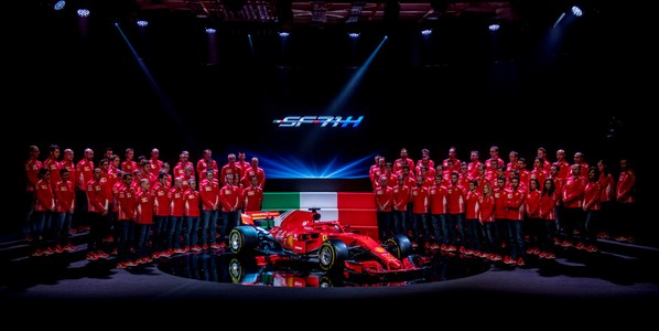Il rosso e il grigio: è sempre Ferrari contro Mercedes