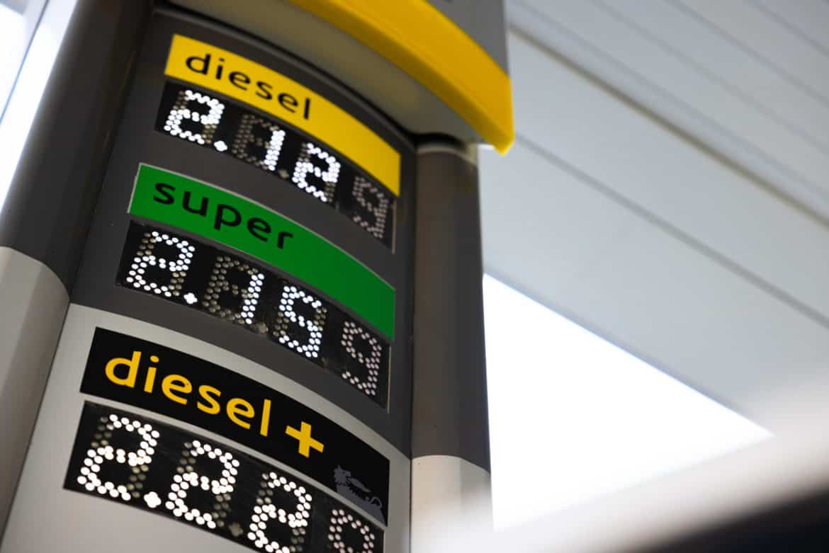 Aumento dei prezzi dei carburanti: Il nuovo impatto sul mondo dell&#8217;automobilismo