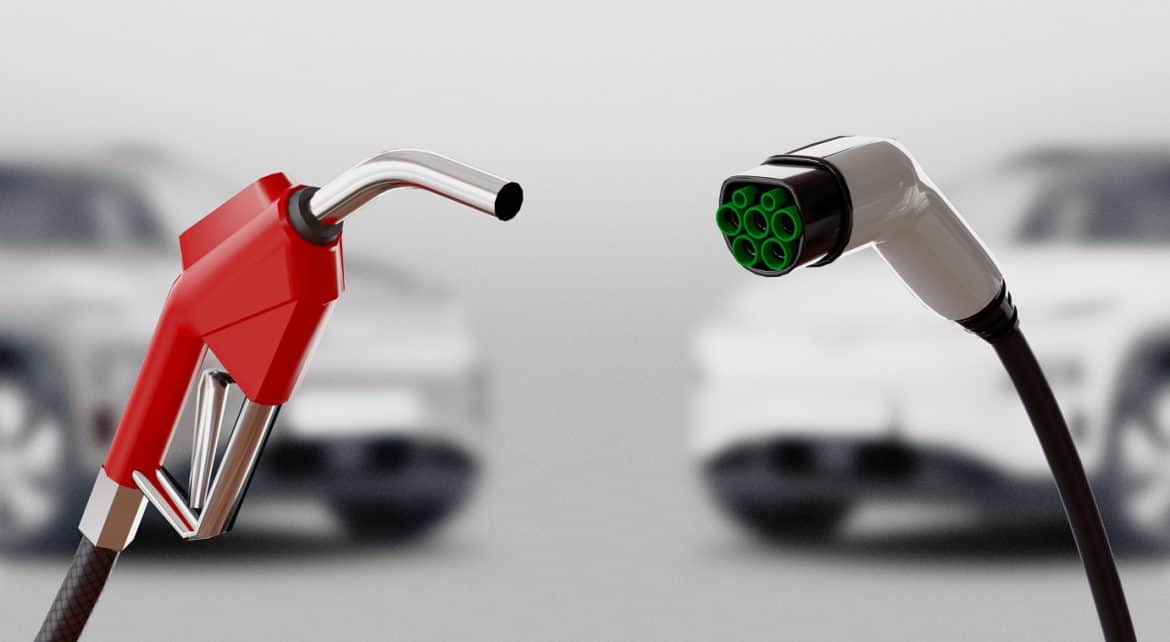 USATO IN CRESCITA, MOTORI BENZINA AL TOP, MA L&#8217;ELETTRICO CROLLA