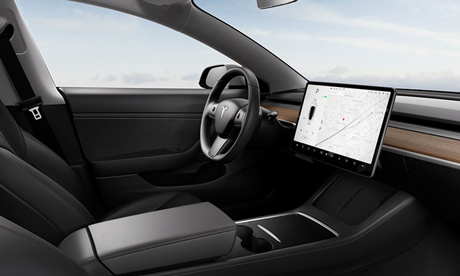 La Tesla Model 3 sbarca sulla vetrina di Hurry