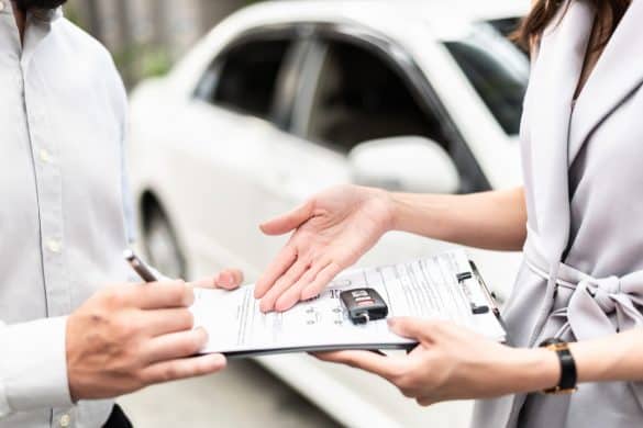 Sei giovani su dieci scelgono l’auto come mezzo primario