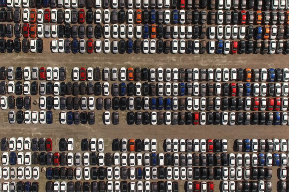 Stangata su auto aziendali: “Una misura assurda”. Salve le ecologiche