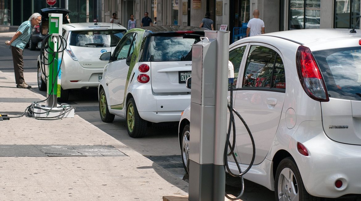 Auto elettriche: il mercato cresce velocemente