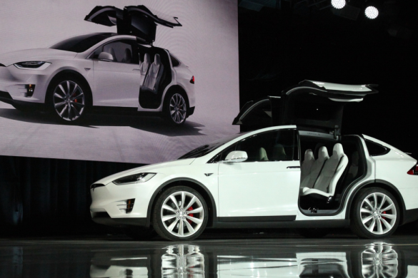 Tesla: tutte le sfide del paladino dell&#8217;elettrico