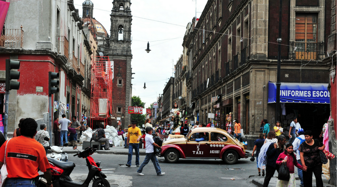 In giro per Città del Messico, la metropoli più trafficata del mondo