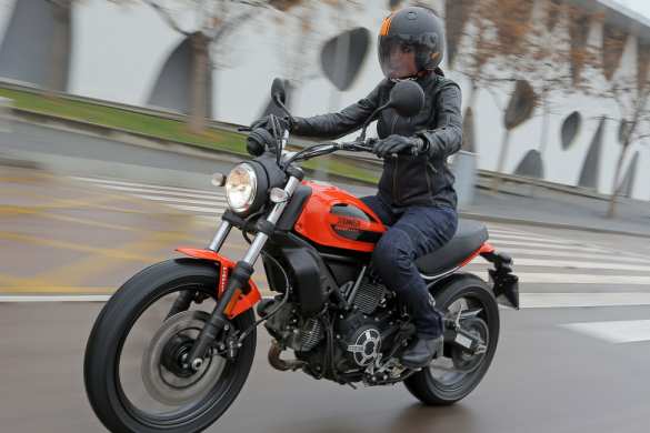 Scrambler Icon: Ducati rinnova la sua moto più venduta