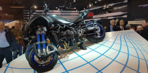 Yamaha Niken, la moto a tre ruote