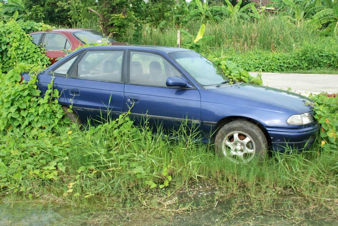 Auto abbandonate: regole e soluzioni