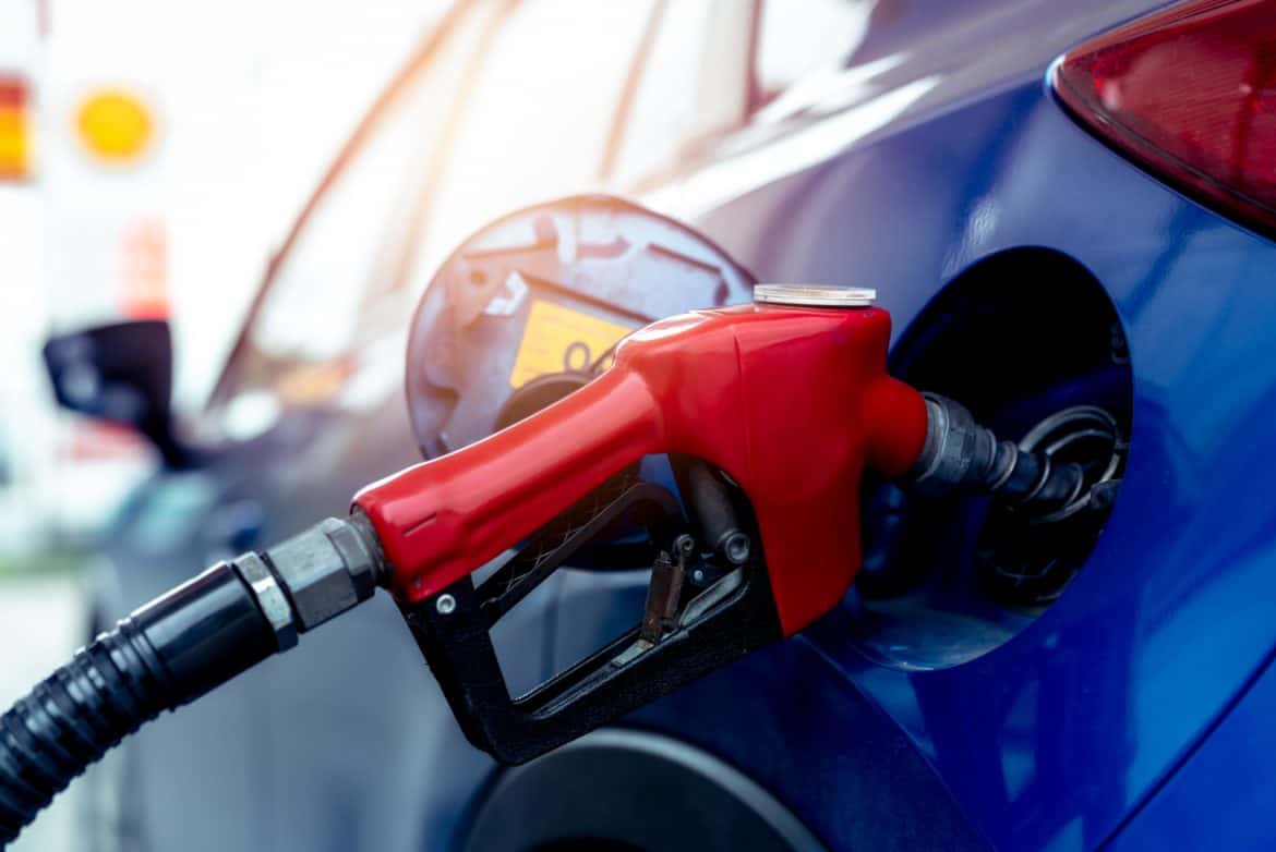 Come consumare meno auto nel 2026: guida pratica per ridurre carburante e costi