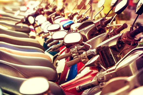 A Parigi la sosta per gli scooter diventa a pagamento