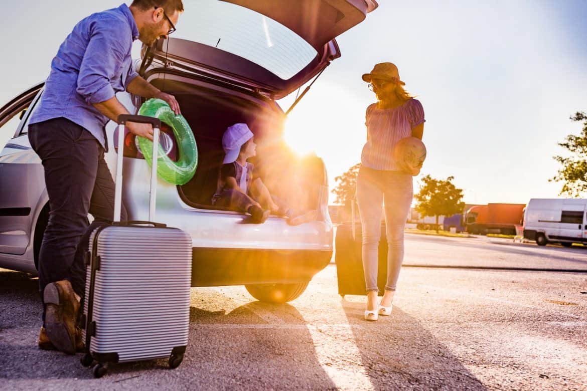 Vacanze 2025: checklist auto e accessori essenziali per viaggi sicuri
