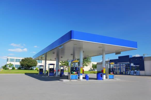 Tetto prezzi carburanti: Eni e Q8 prorogano fino a fine 2026